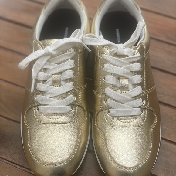 Rebecca Minkoff Gold Fashion Sneaker Sz 7 - Picture 1 of 4